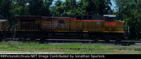 UP 6590, engineer's side view